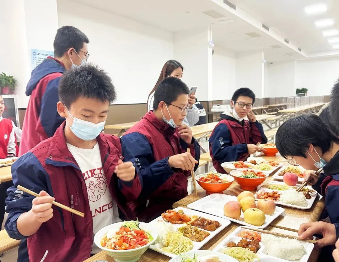 IMG_8945.HEIC.JPG 图片