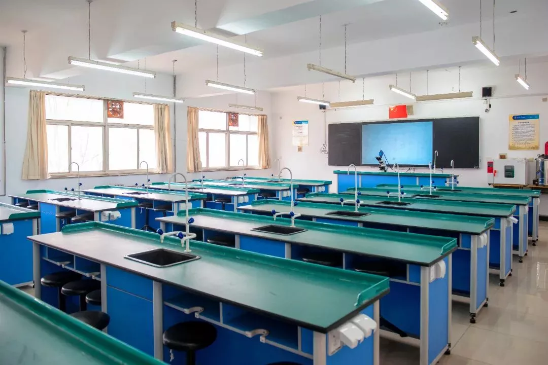 实验室1.jpg 图片